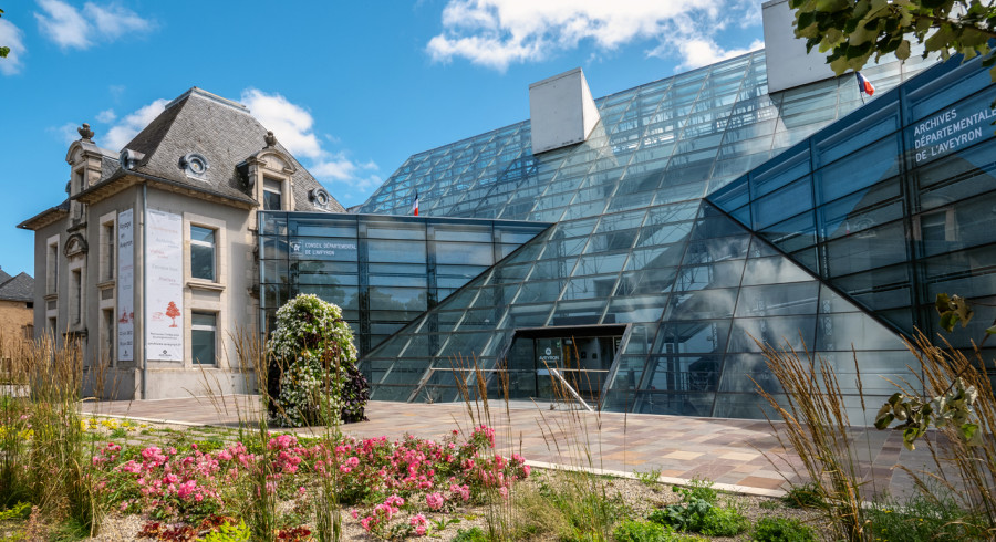 LES VACANCES AUX ARCHIVES